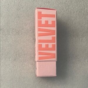 Jeffree Star Cosmetics Lipstick - Velvet Trap in the shade CELEBRITY SKIN OG